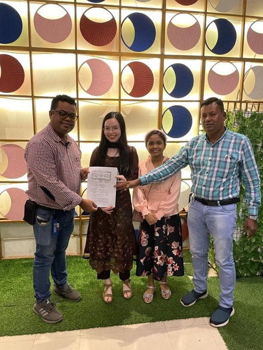 MAK Group BD booking confirmation document handover with client family